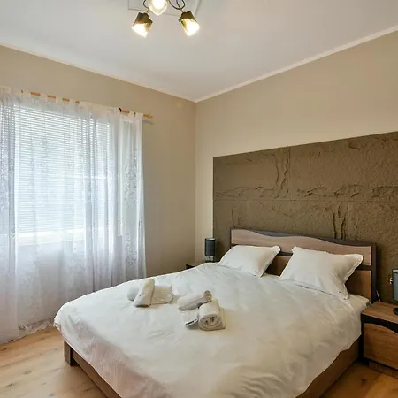 2br Flat In Center And Sea Walk Daire