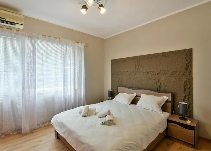 2br Flat In Center And Sea Walk Daire