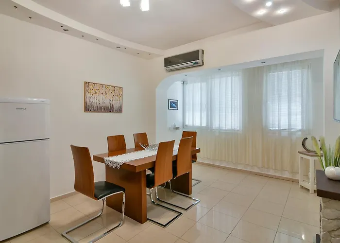 2br Flat In Center And Sea Walk Apartment Varna