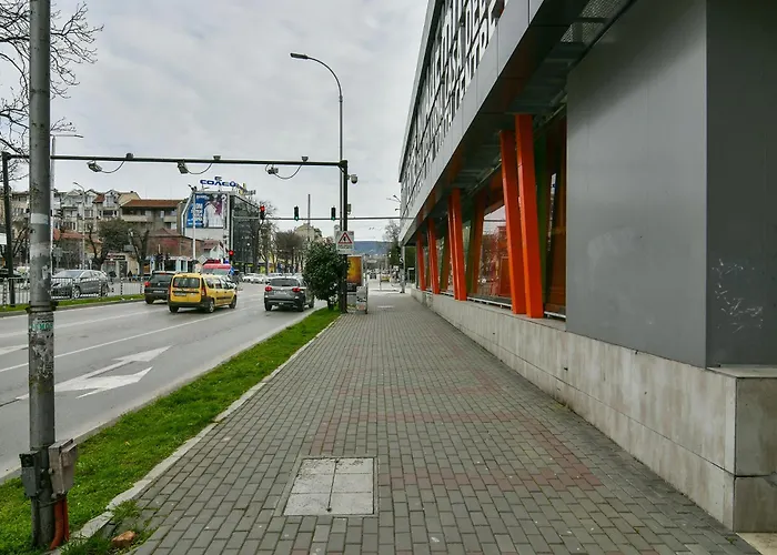 2br Flat In Center And Sea Walk Apartment